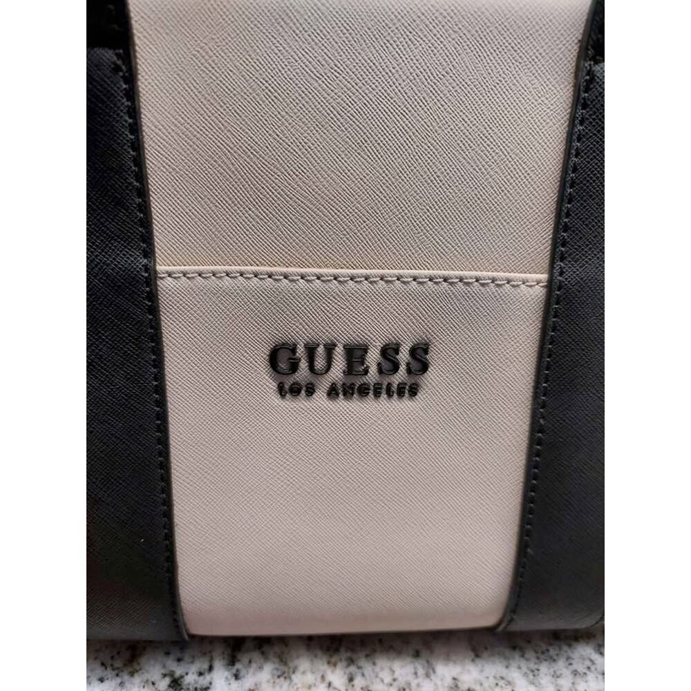 GUESS Black and Cream Handbag/Purse Excellent Condition - Picture 6 of 6